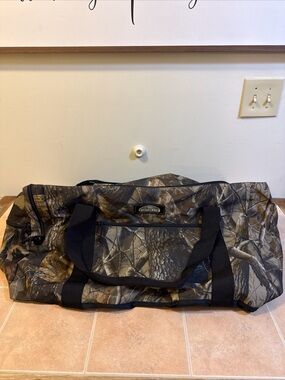 Fieldline Duffle Bag Large Realtree Hardwood Camo Adventure Shoulder Strap 36 in